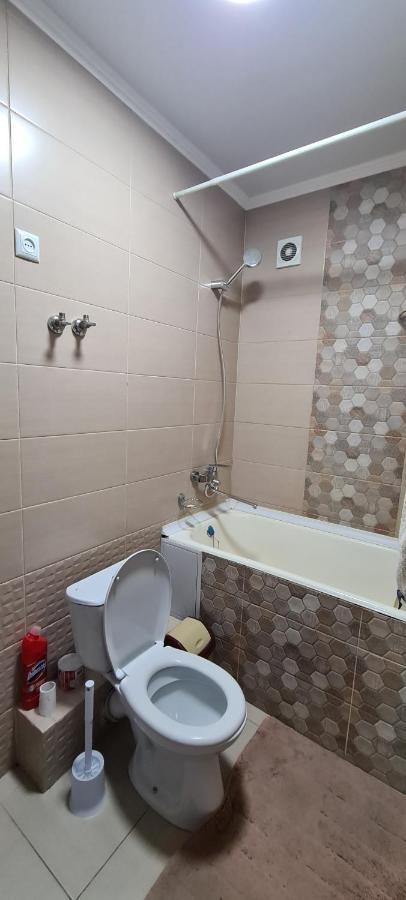 Flat In Central Bishkek Exterior foto